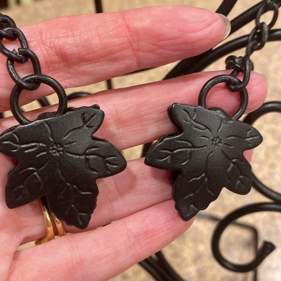 Longaberger Wrought Iron Cookbook Stand Maple Leaf (Stand Only-No Cookbook) - Picture 5 of 16